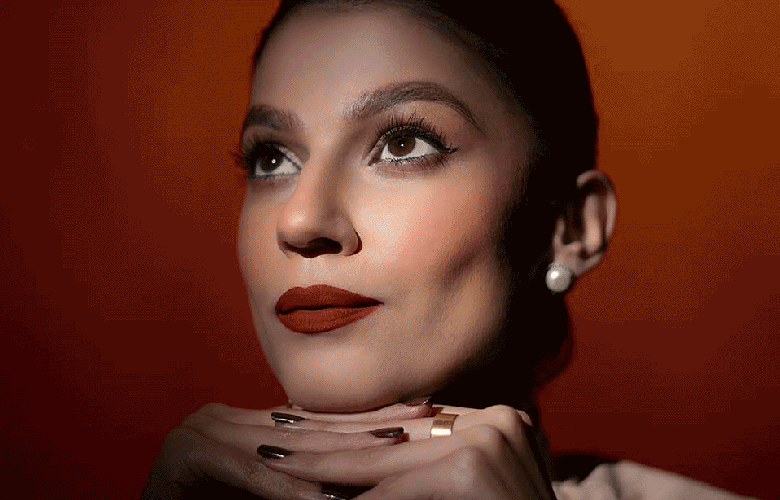 8-Hour Wear, Zero Transfer: The Ultimate Velvet Matte Lipstick